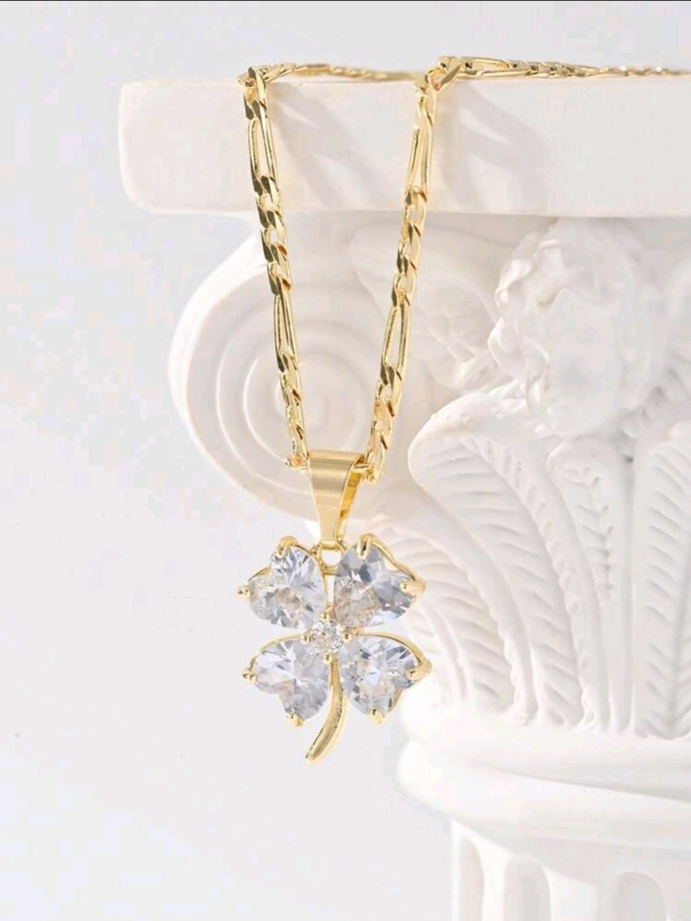 Gold Four‑Leaf Clover Pendant Necklace CZ Sparkle – Dainty Lucky Charm Jewelry